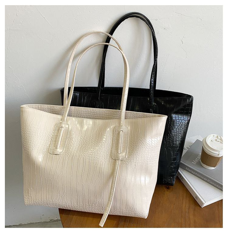 Sac simple grande capacité  nouvelle mode tendance all-match  à bandoulière filet rouge sac fourre-tout portable