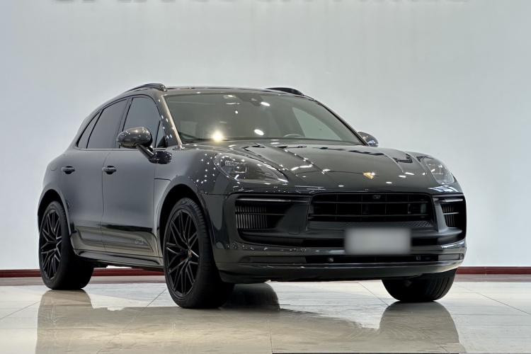 Porsche Macan année 2022 modèle GTS couleur noire